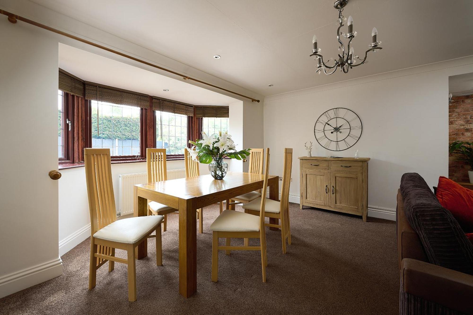 Spacious Home For Large Families And Contractors Wolverhampton Exterior photo