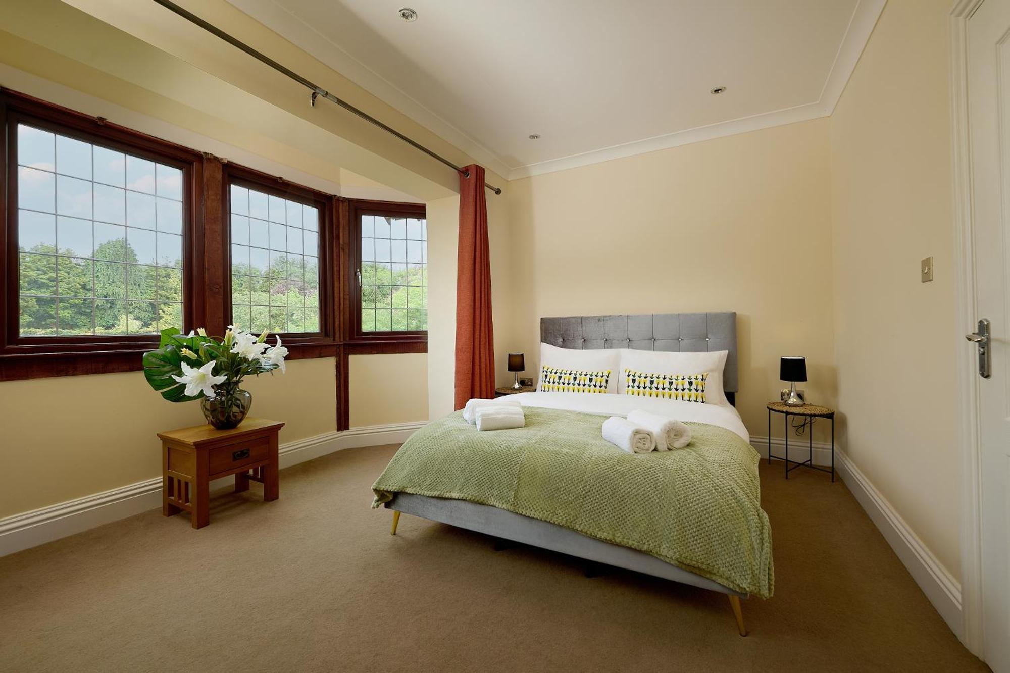 Spacious Home For Large Families And Contractors Wolverhampton Exterior photo