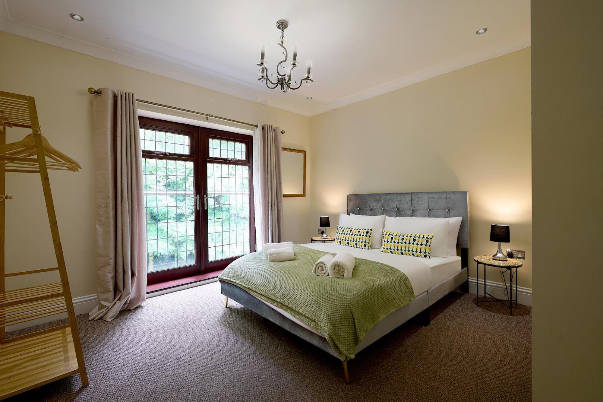 Spacious Home For Large Families And Contractors Wolverhampton Exterior photo