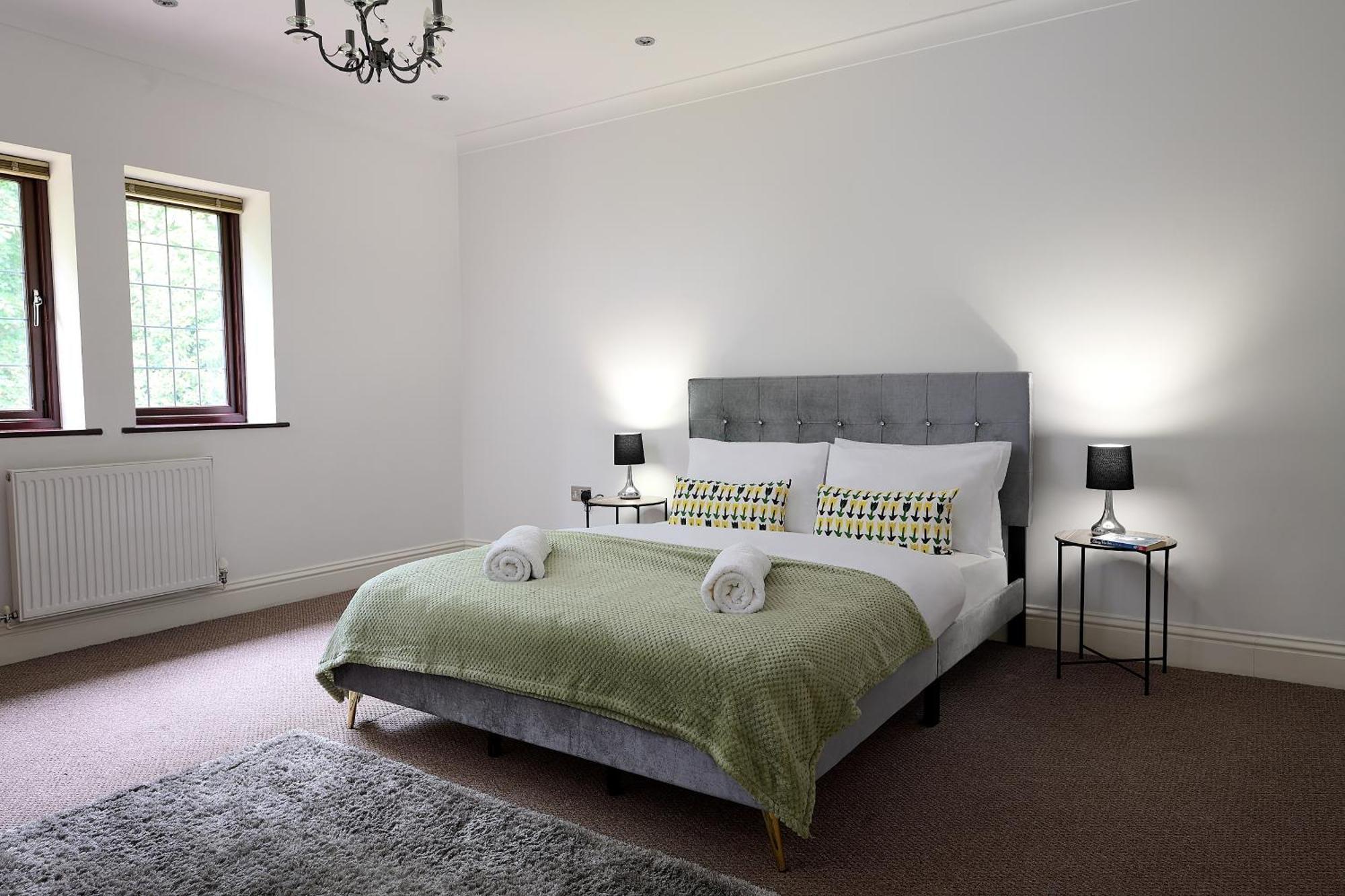 Spacious Home For Large Families And Contractors Wolverhampton Exterior photo