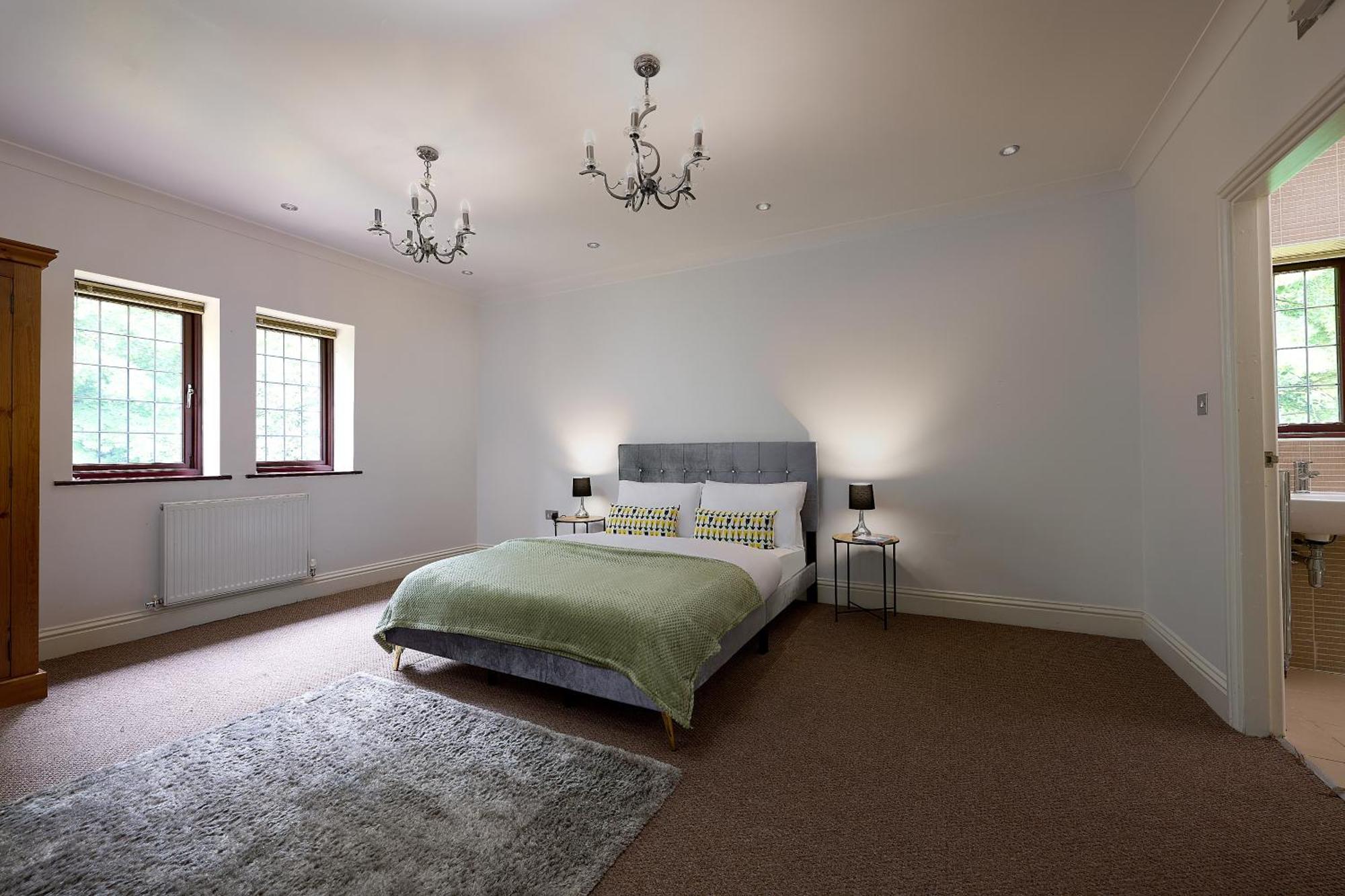 Spacious Home For Large Families And Contractors Wolverhampton Exterior photo